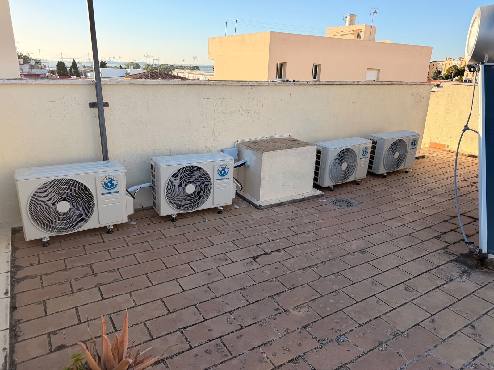 Equipos de climatización instalados por HUGOSOL